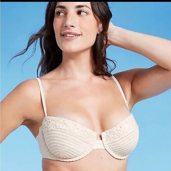 Crochet bikini top - Picture 1 of 6